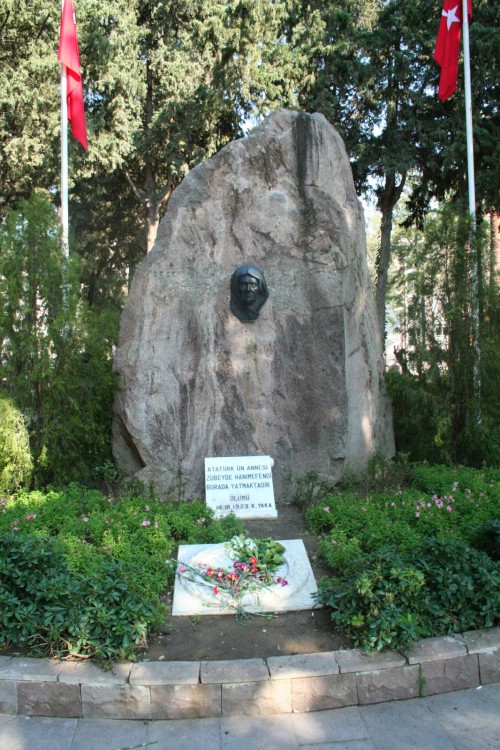 zubeyde-hanim_1407099.jpg